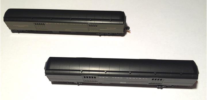 MICRO-TRAINS Baggage Cars - Top View